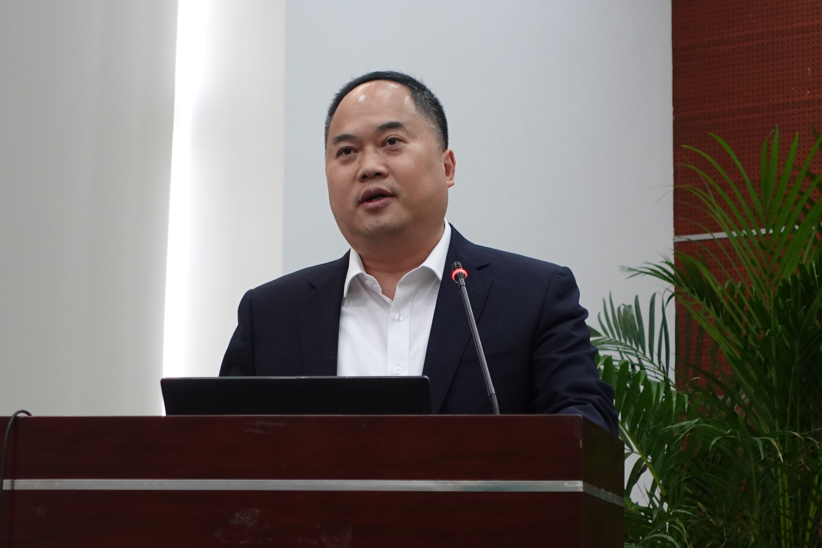 西交大高端裝備研究院蒞臨亨通參觀交流——智改數(shù)轉(zhuǎn)，同享共筑(圖3)